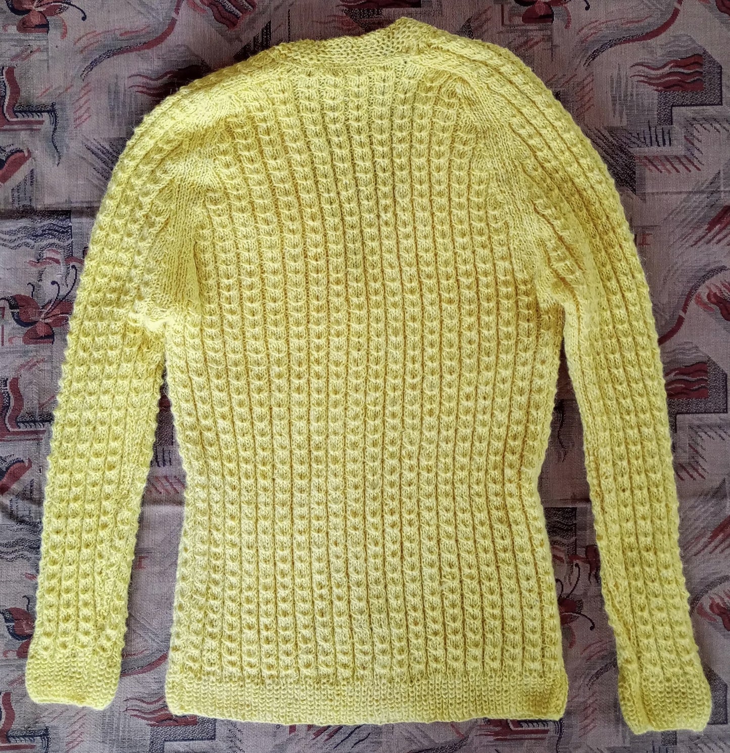 Vintage 1950s Hand Knitted Cardigan Lemon Wool Long Line Raglan UK S/M