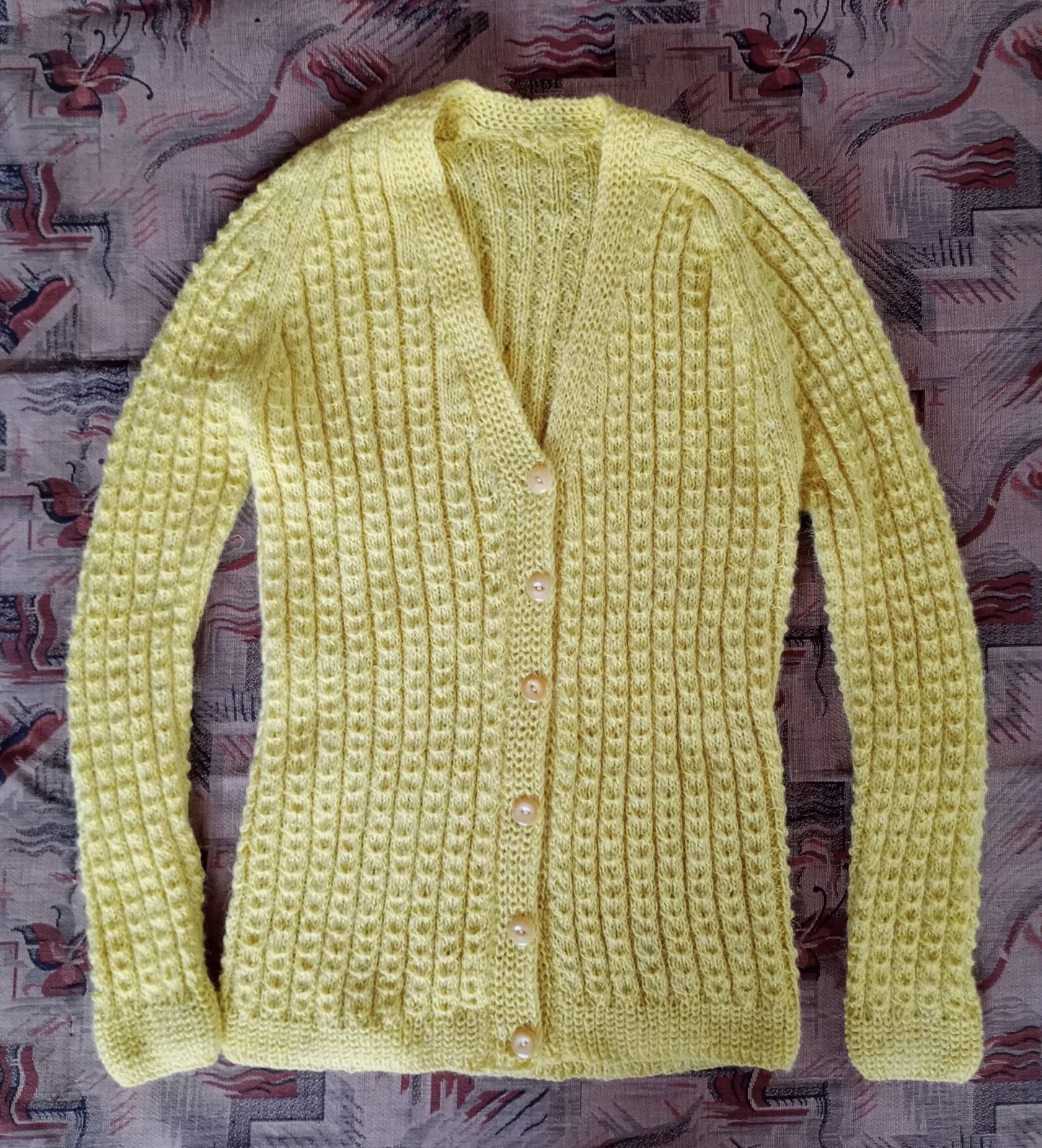 Vintage 1950s Hand Knitted Cardigan Lemon Wool Long Line Raglan UK S/M